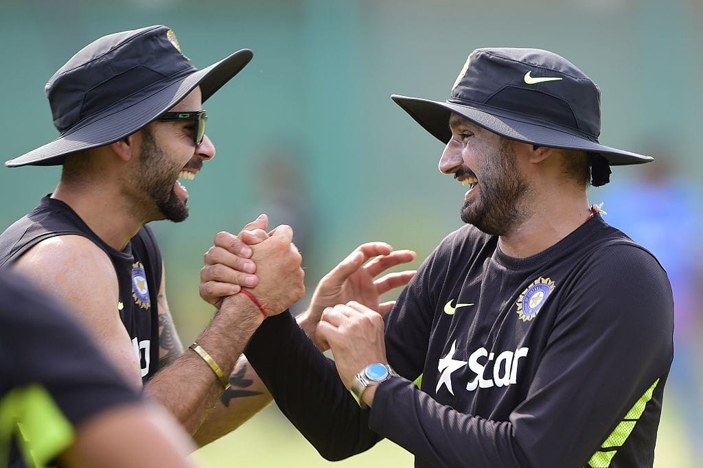IPL 10 Harbhajan Singh played Gilli-Danda & Ashish Nehra and Yuvraj singh did dance
