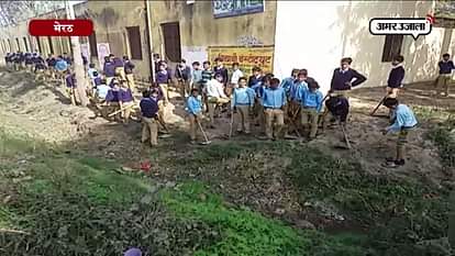 MEERUT JANTA INTER COLLEGE STUDENTS GET PRATICAL TO CLEAN DRAIN CLEANING