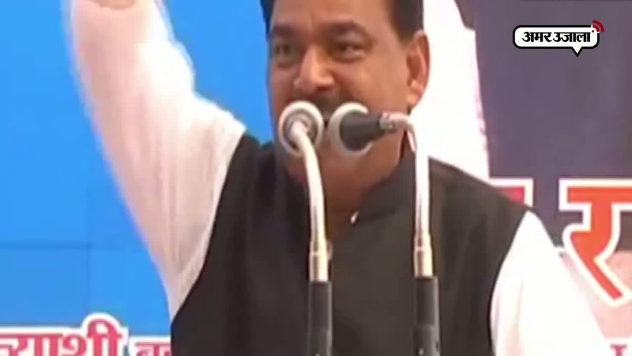 SP leader Narad Rai says Yogi government will fall in 15 days if Akhilesh Yadav makes mind.