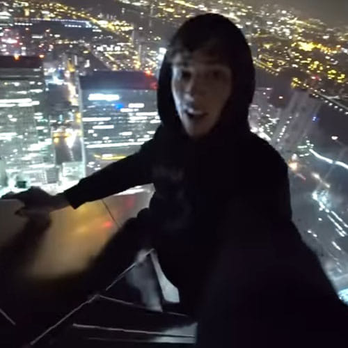Teenage In London Climbs The second Tallest Building In The City