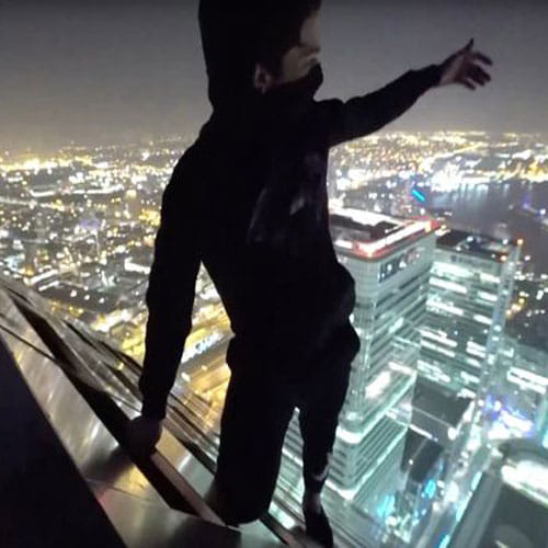 Teenage In London Climbs The second Tallest Building In The City