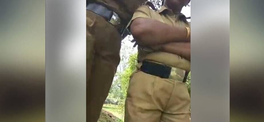sipahi ne dharm per ke tippadi, lain hajir