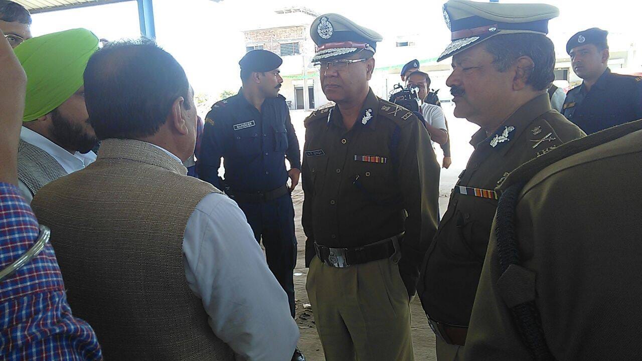 police sealed punjab and haryana border due to inld protest for syl