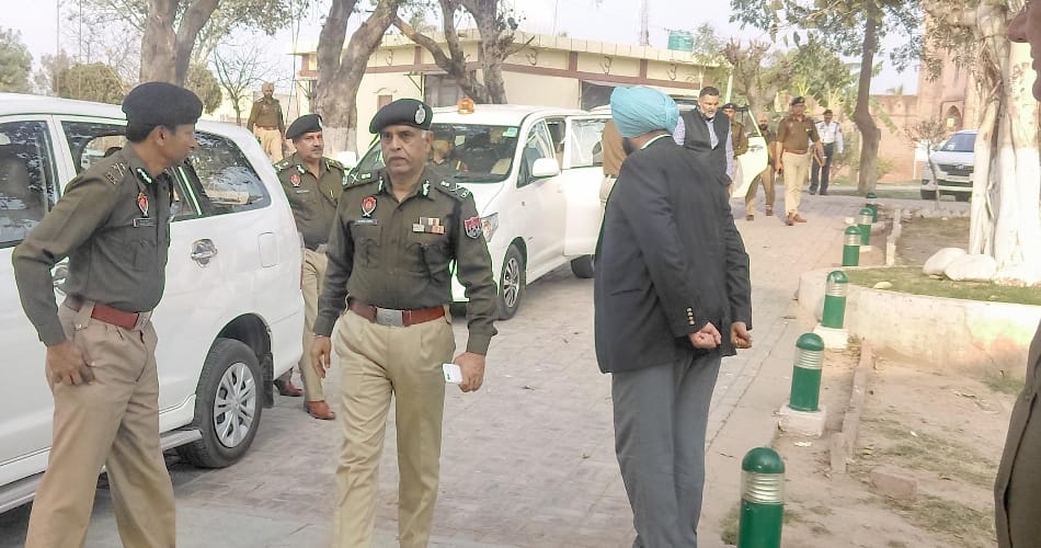 police sealed punjab and haryana border due to inld protest for syl