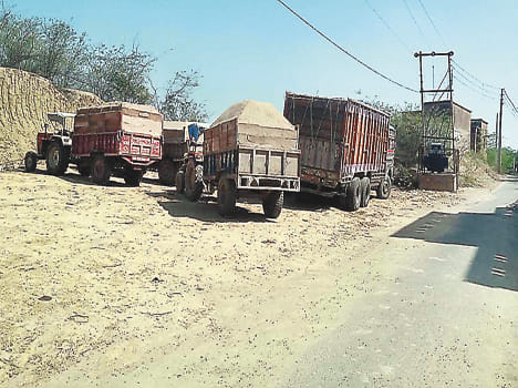 5 tractor and one truck caught in illegal mining