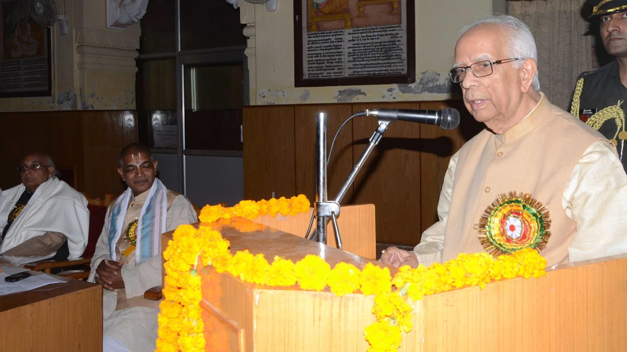 Dhruvatara of healthy politics was unbearable