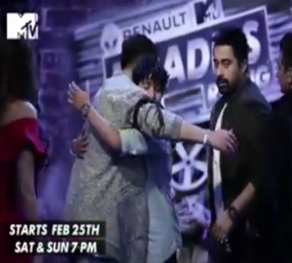 a girls confession that she is a lesbian in roadies promo