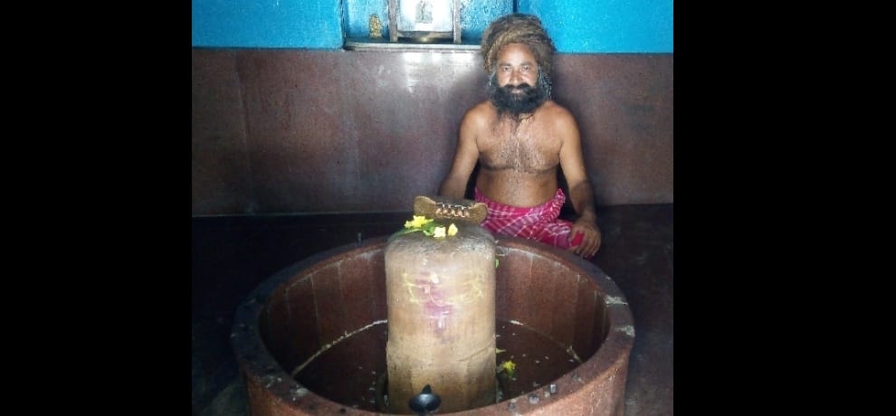 Ravana was set up in his birthplace, the temple, which today must worship on Maha Shivaratri