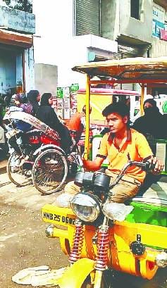 Children's toys have become the real-fake e-rickshaw