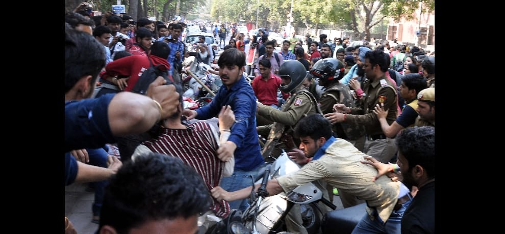 those students who beaten journalists in ramjas college will be identified and suspended says cp