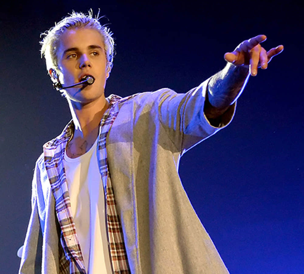 justin bieber reached india today will perform for 90 minutes