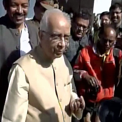 up polls fourth phase leaders cast their votes