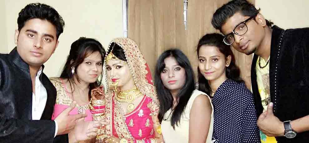 UP: bride kept on waiting for groom but no baraat came, girl requested for cm akhilesh intervention