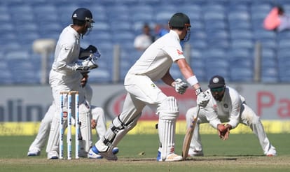 IndVsAus: Renshaw leaves the field retired ill immediately after Warner's dismissal