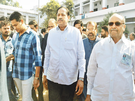Nasimuddin cast vote with his son