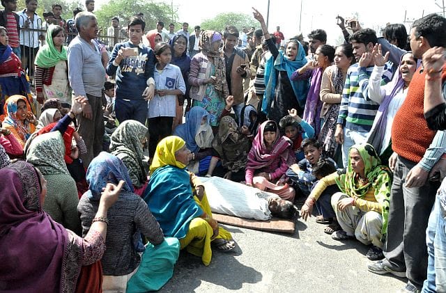 The death of the young man from the current, keeping the body put the jam on NH-58