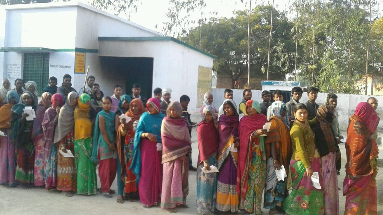 ruckus in raebareli due to evm failure