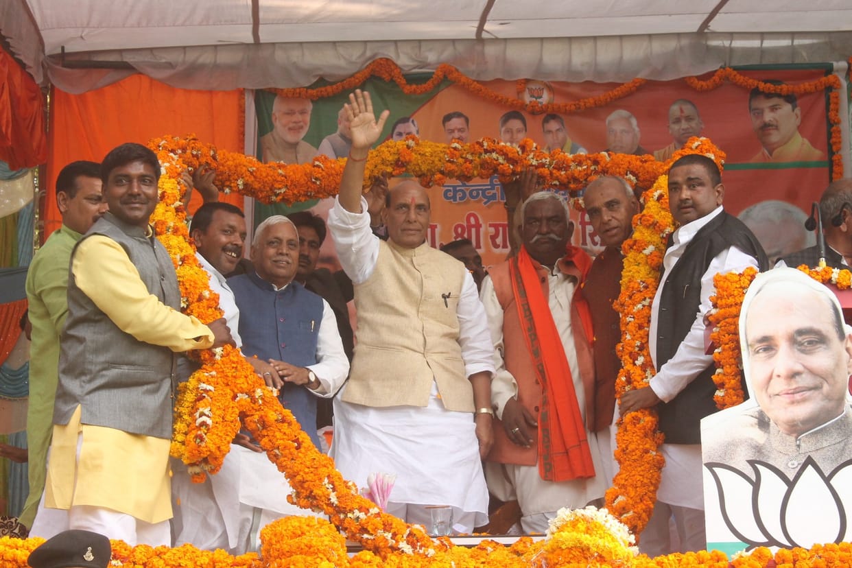 rajnath  said the SP and Congress alince is 'Tgbndn'