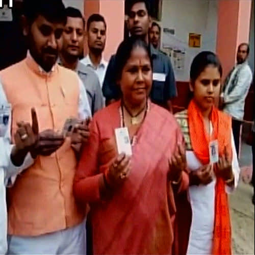 up polls fourth phase leaders cast their votes