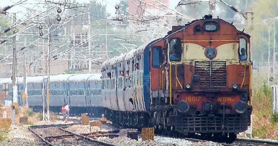 Railways have prepared an action plan for Holi special train