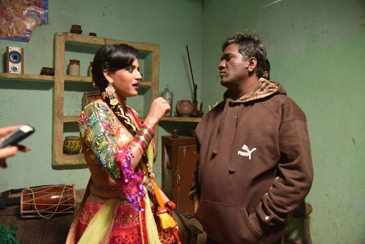 Anarkali Of Aarah Full Movie Watch Online Free 'anarkali Of Aarah' Movie Review, Swara Bhaskar, Sanjay Mishra, Show