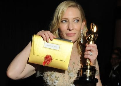 A lady knows who is oscar winner