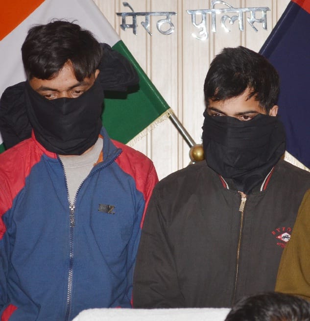 MBA student at home to rob the wealth of his father's honor and dangerous plot hatched