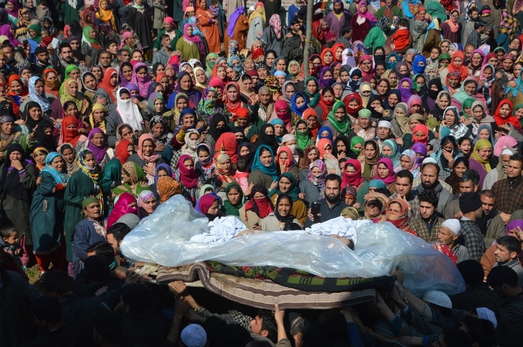 thousand people pay tribute to army soldier