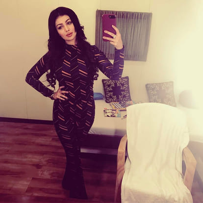 Salman Khan's heroine Ayesha Takia trolled for surgery