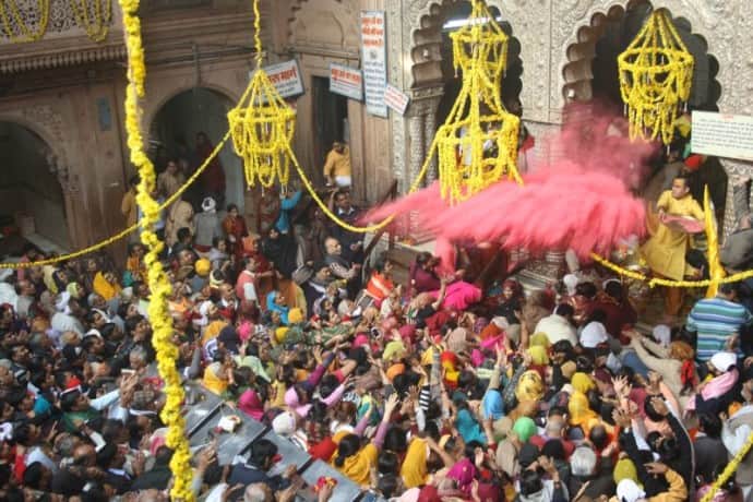 Thakur Banke Bihari mandir 's unique tradition of Holi