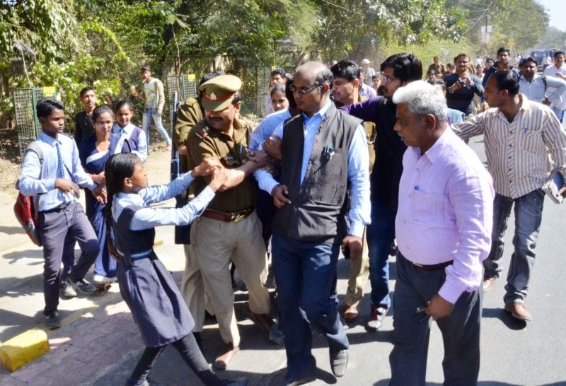 FIR against four with schoolchildren on dharna