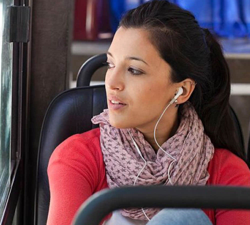 Tips to avoid vomiting during travel time