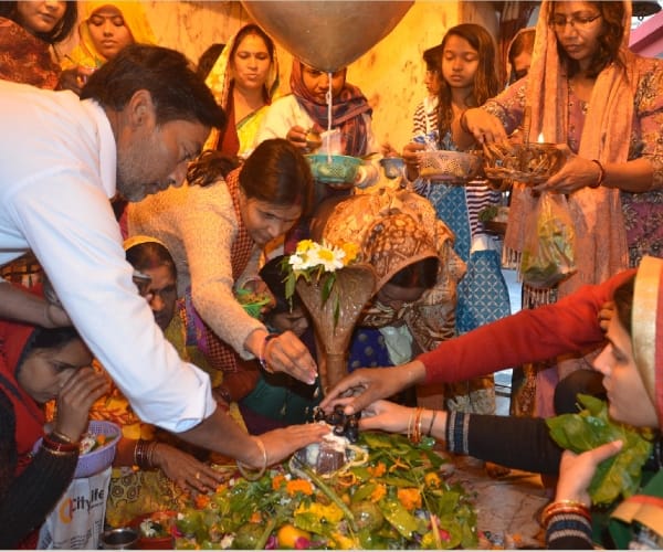 pics of mahashivratri celebration in Lucknow.