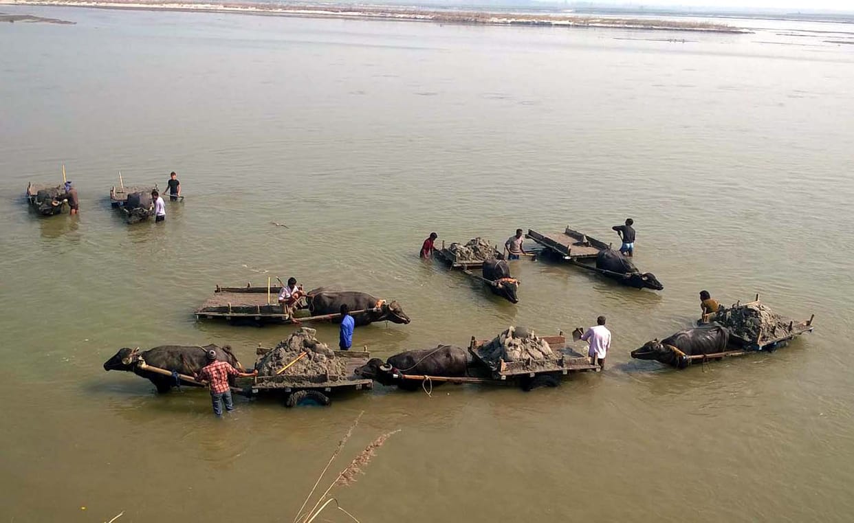 Illegal mining going on ganga.