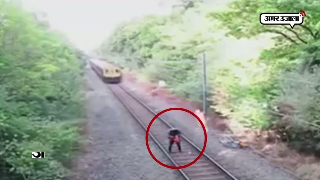 The boy escaped from stepfather beating and died on railway track