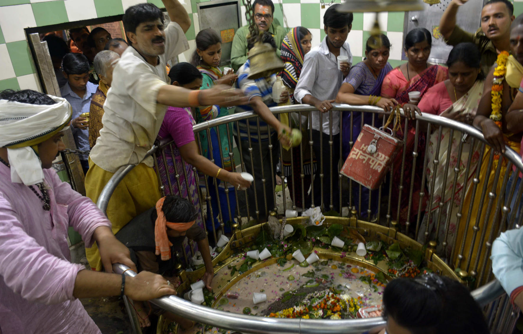 see the pictures,how shivratri celebrated at varanasi