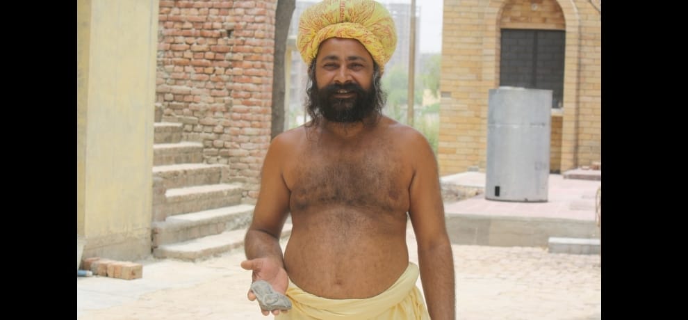Ravana was set up in his birthplace, the temple, which today must worship on Maha Shivaratri