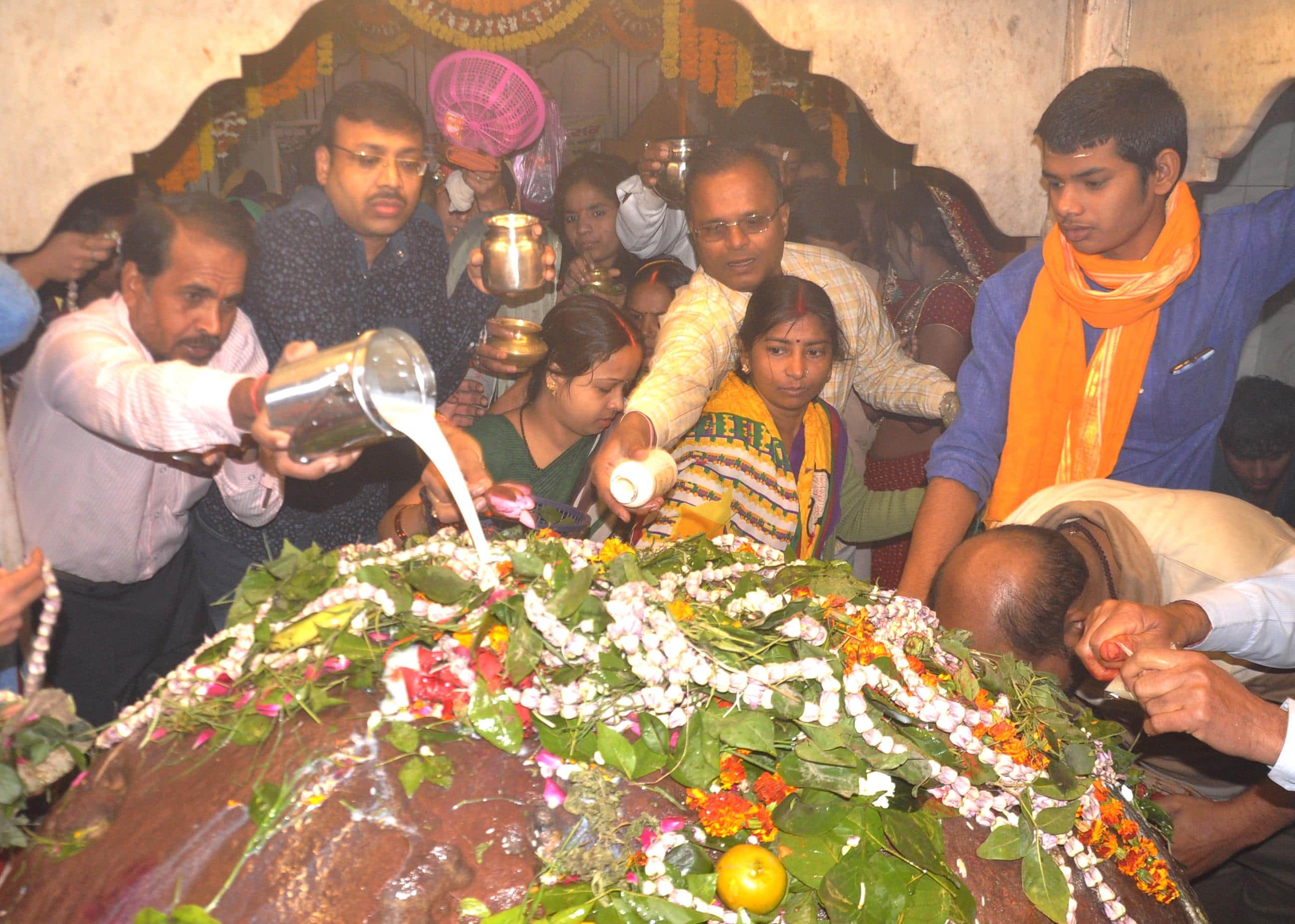 sawan 2019 shiv favourite pooja item during sawan month