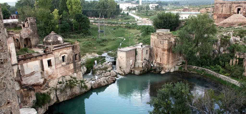 Sonia Gandhi sends worship material to Pakistan Temple Katasraj on Mahashivratri