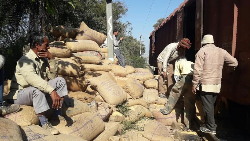 luggage wagon derailed in mathura