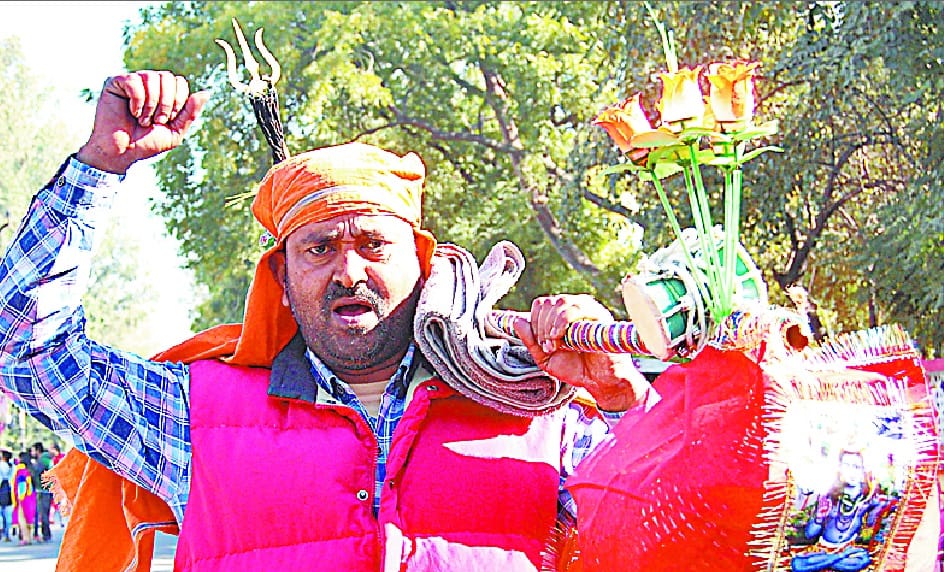 devotees prayed god shiva 