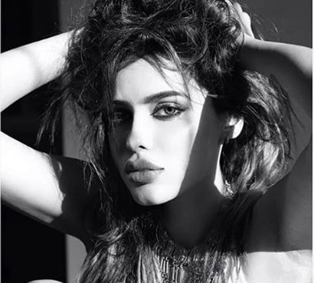 gizele thakral bold photoshoot pics viral