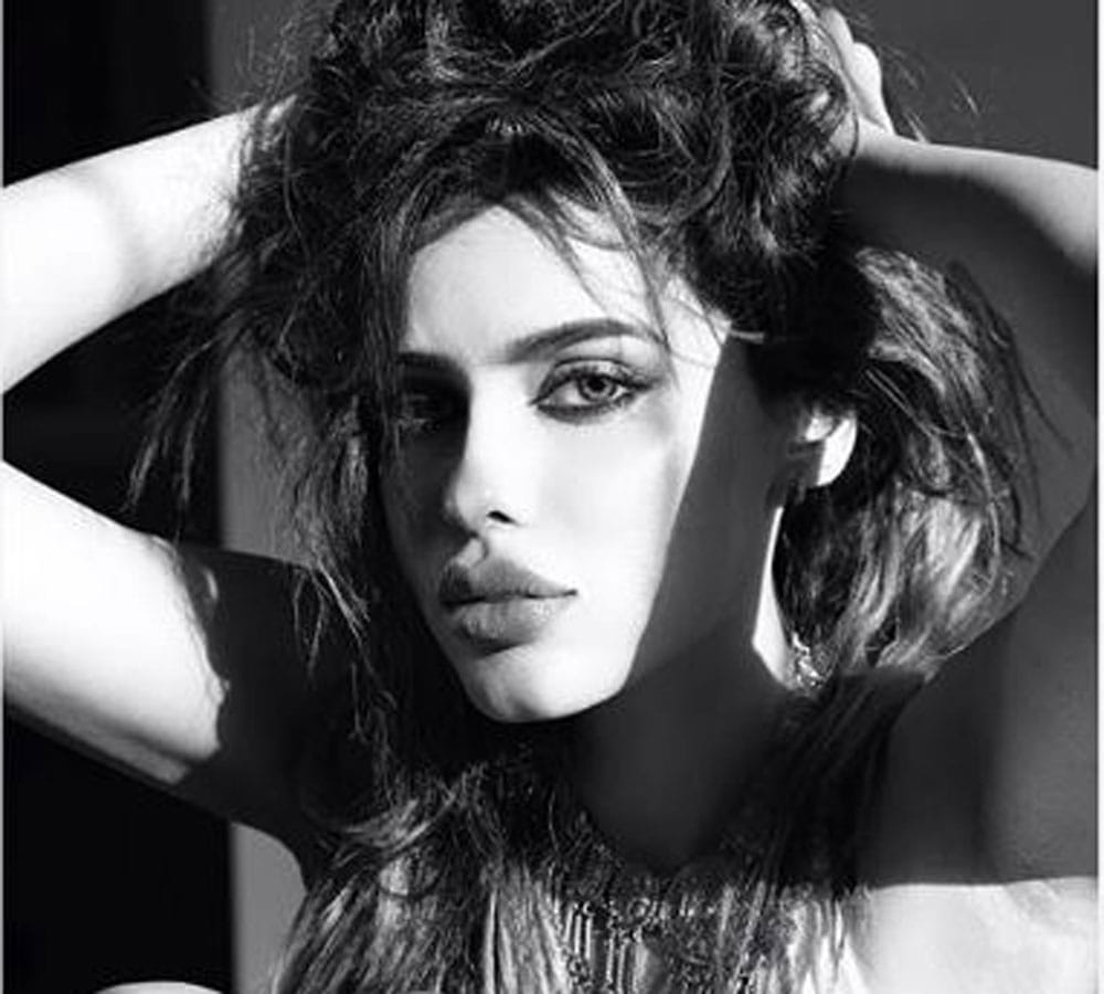 gizele thakral bold photoshoot pics viral