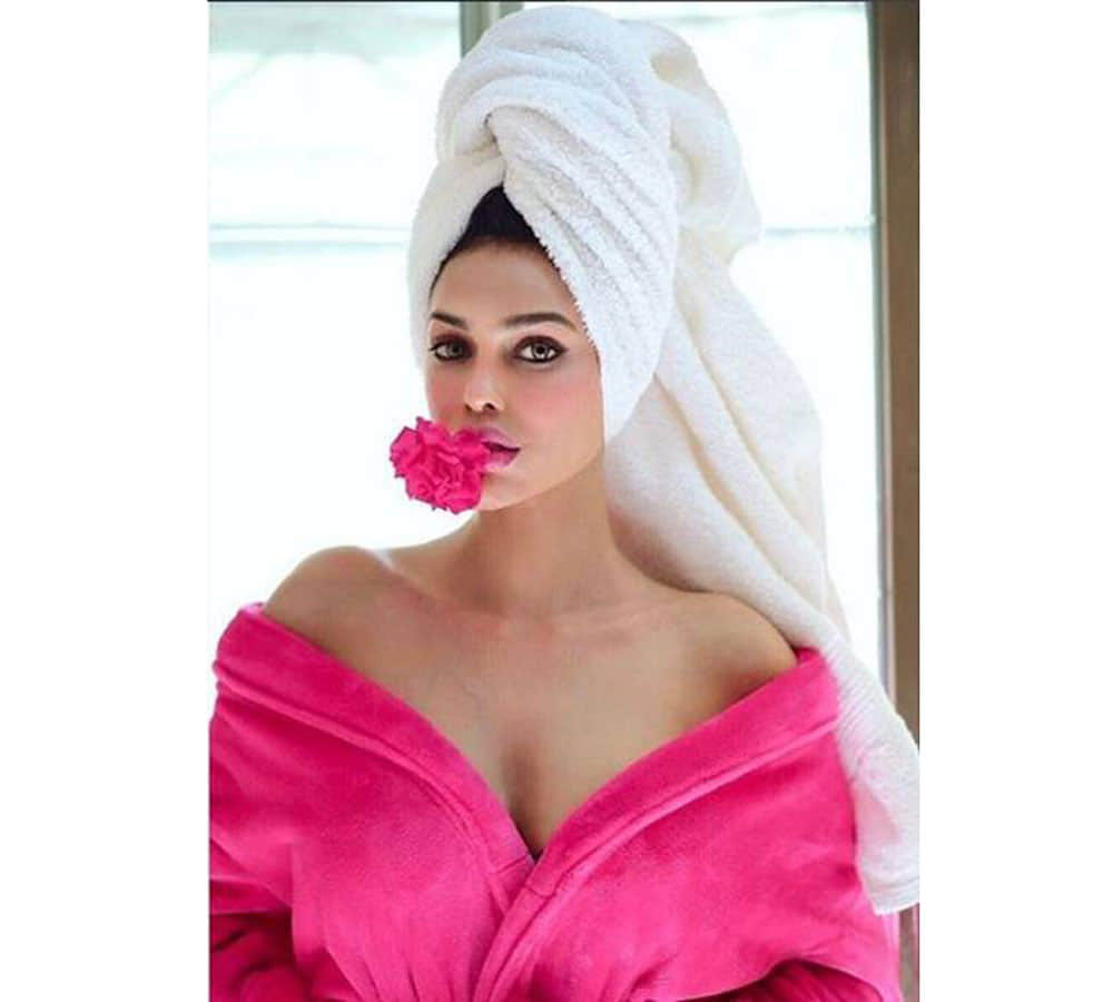 gizele thakral bold photoshoot pics viral