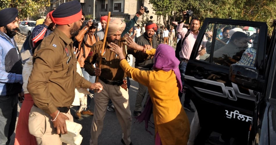 peoples protest in Ludhiana, police Lathicharge on them