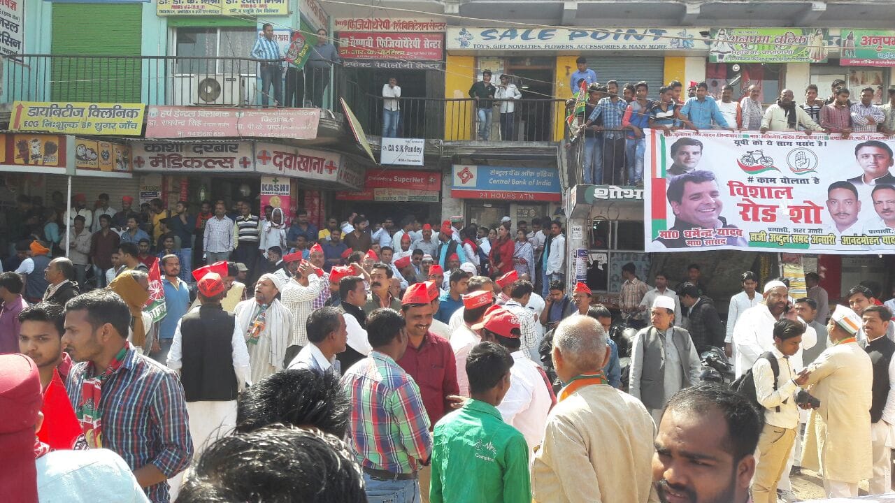 CM Akhilesh Yadav younger brother doing road shows in pm constituency, view photos