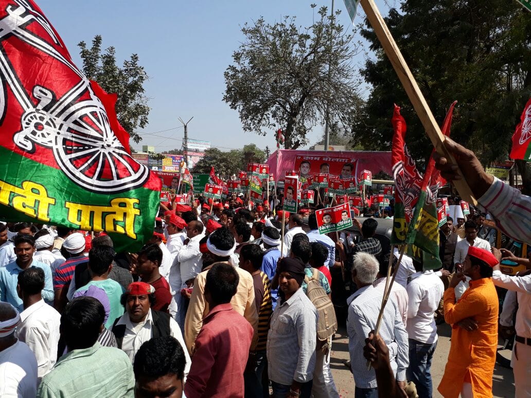CM Akhilesh Yadav younger brother doing road shows in pm constituency, view photos