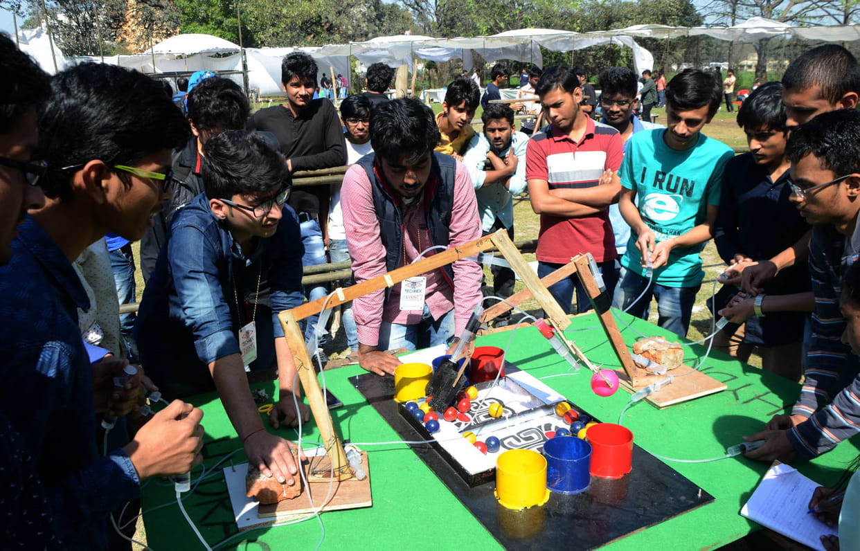 iit bhu: iitians shows there inovation at technex 2017