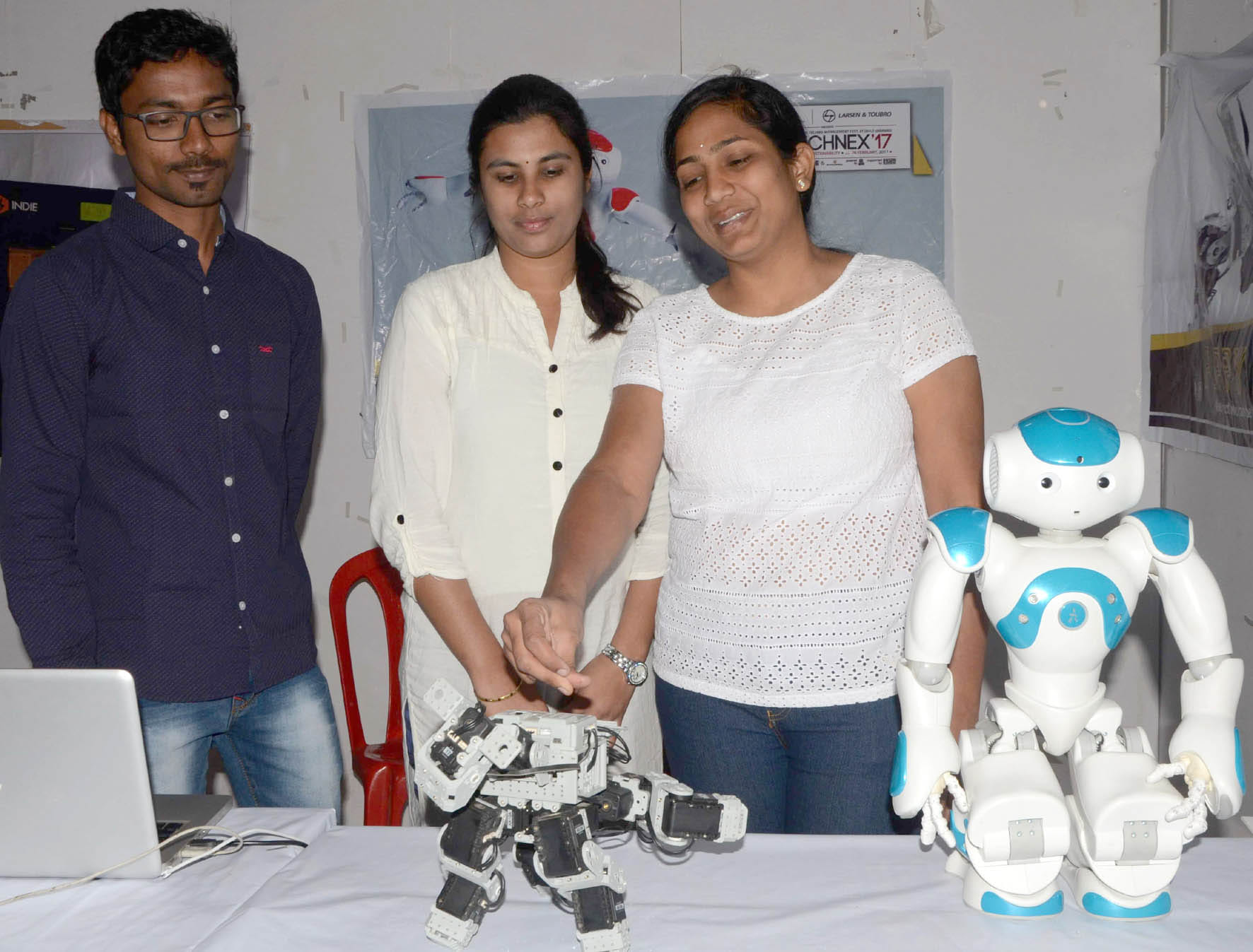 iit bhu: iitians shows there inovation at technex 2017