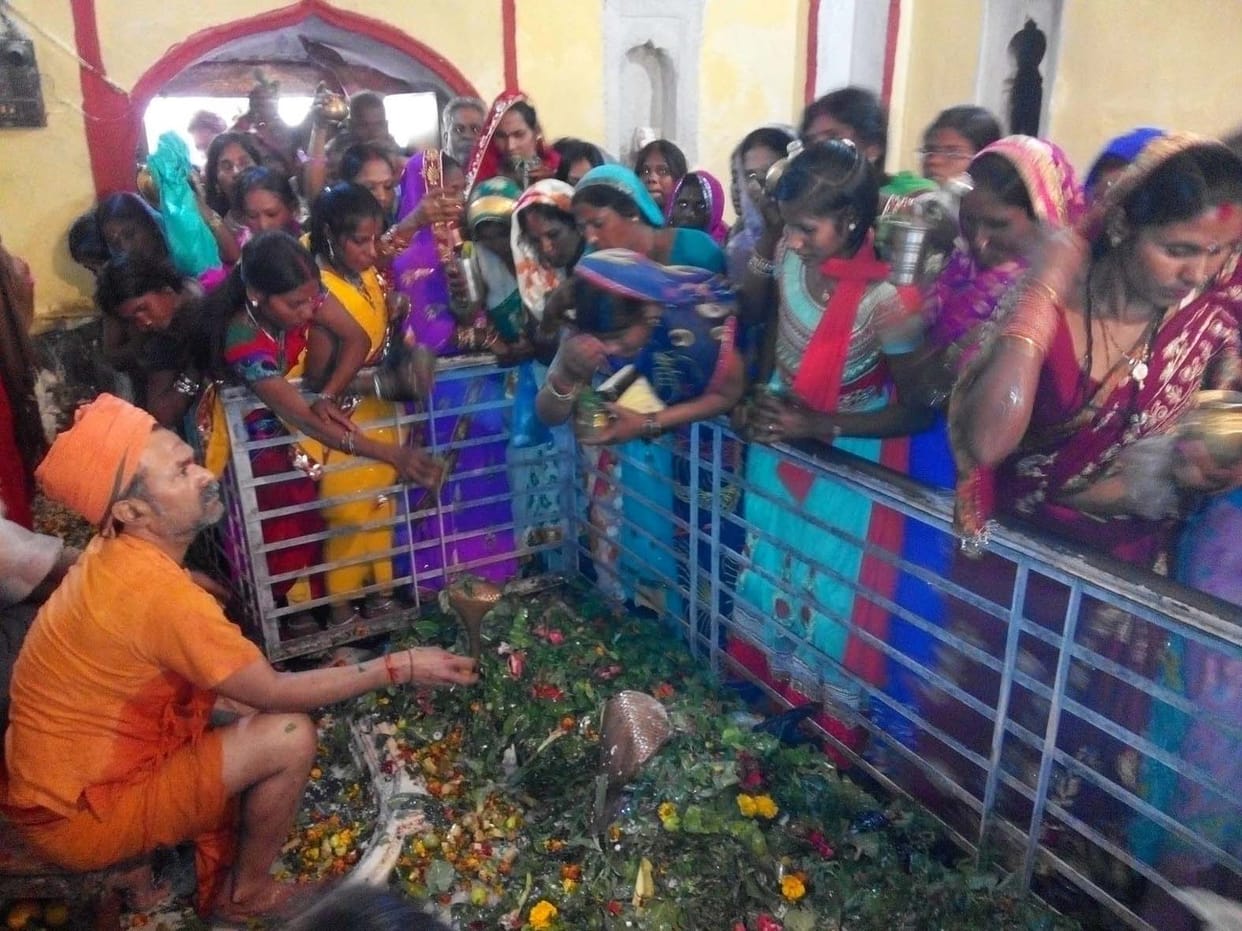 On Shivaratri Har har Mahadev Gunje by acclamation pagoda